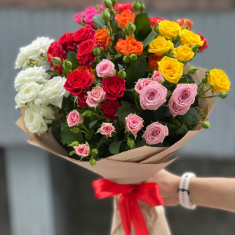 Букет из кустовых роз